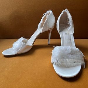 Something Bleu Bridal size 7 feather trimmed heels